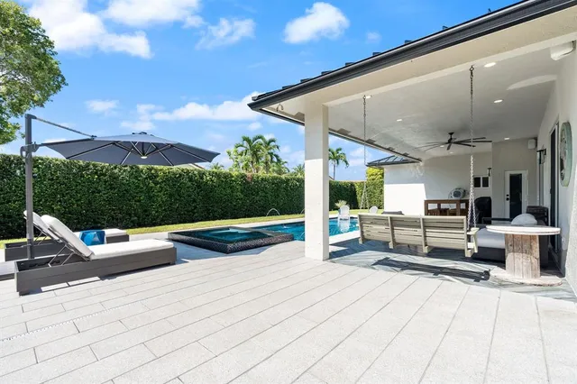 $1,162,500 | 15924 Southwest 61st Court, Davie, FL 33331