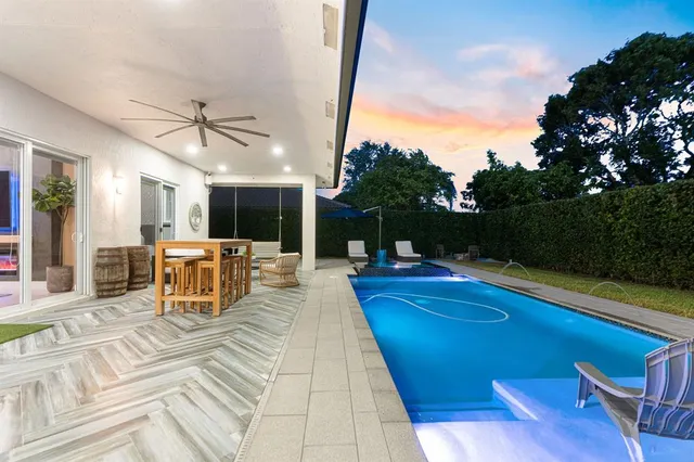 $1,162,500 | 15924 Southwest 61st Court, Davie, FL 33331