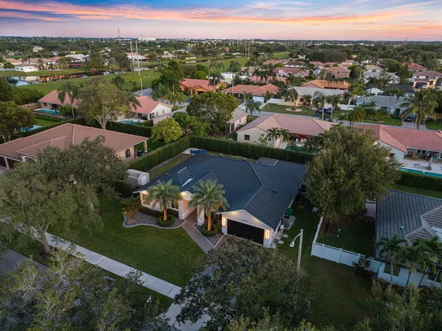$1,162,500 | 15924 Southwest 61st Court, Davie, FL 33331