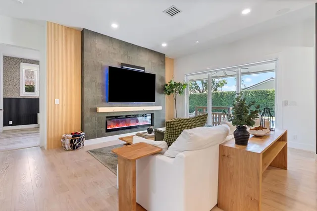 $1,162,500 | 15924 Southwest 61st Court, Davie, FL 33331