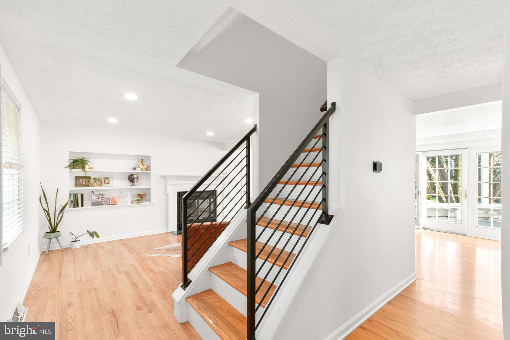 5833 Woodwinds Circle Frederick, MD 21703 - Photo 4 of 57