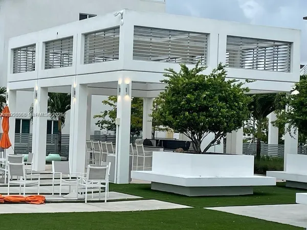 $3,000 | 6453 Northwest 102nd Path, Unit 303, Doral, FL 33178
