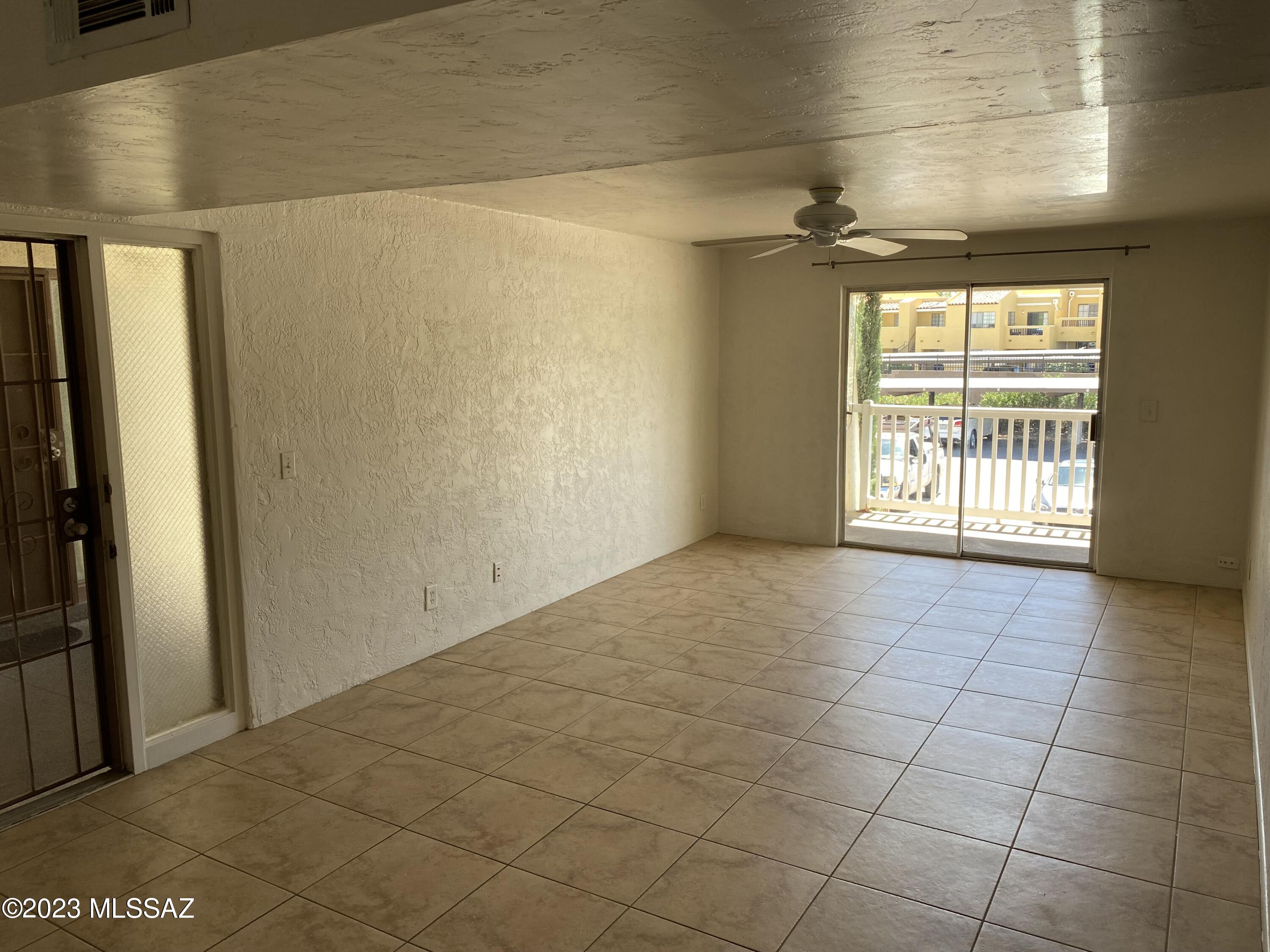 625 South Prudence Road, Unit 206 Tucson, AZ 85710 - Photo 3 of 18