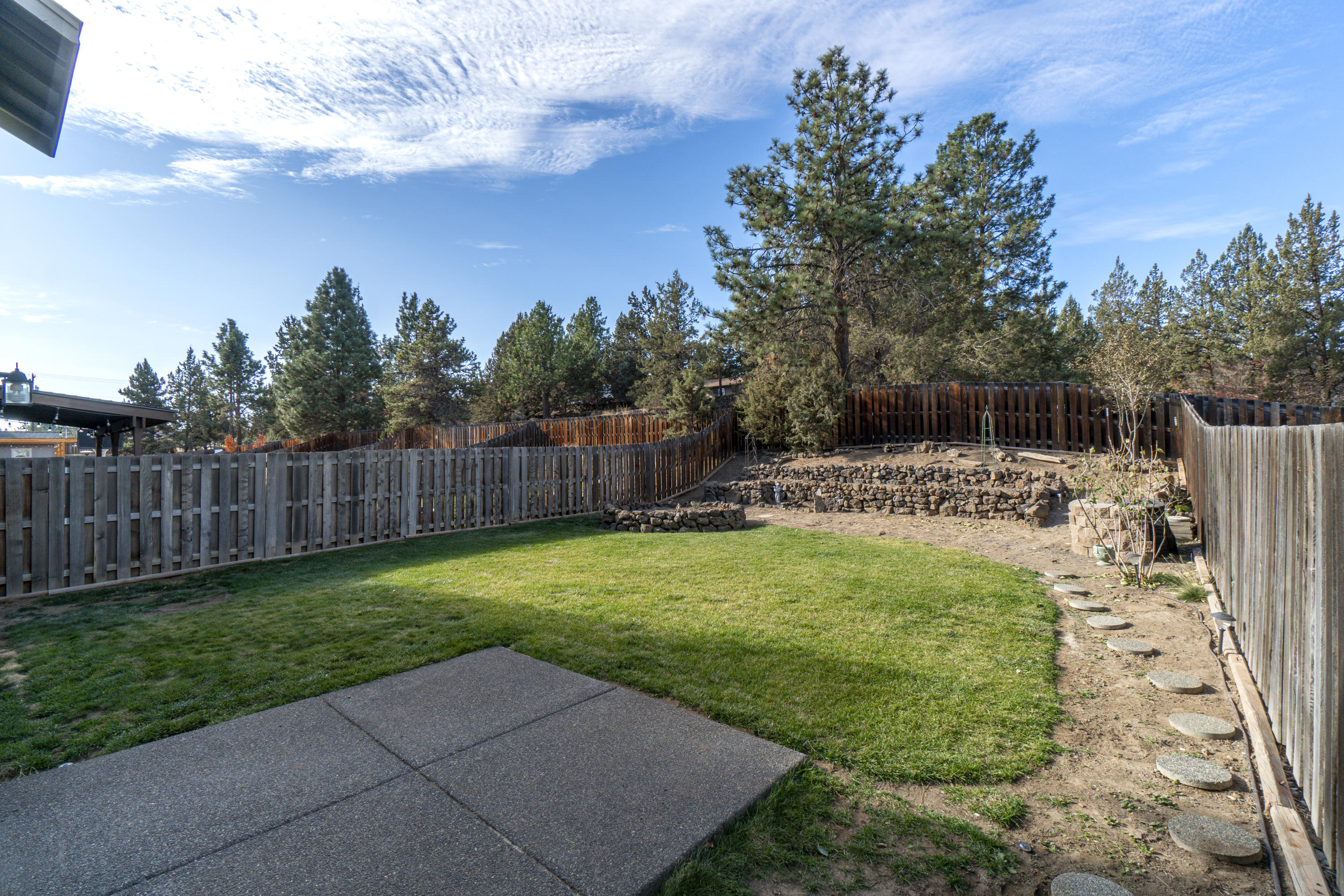 62029 Quail Run Place Bend, OR 97701 - Photo 19 of 35 19-Patio & Large Backyard