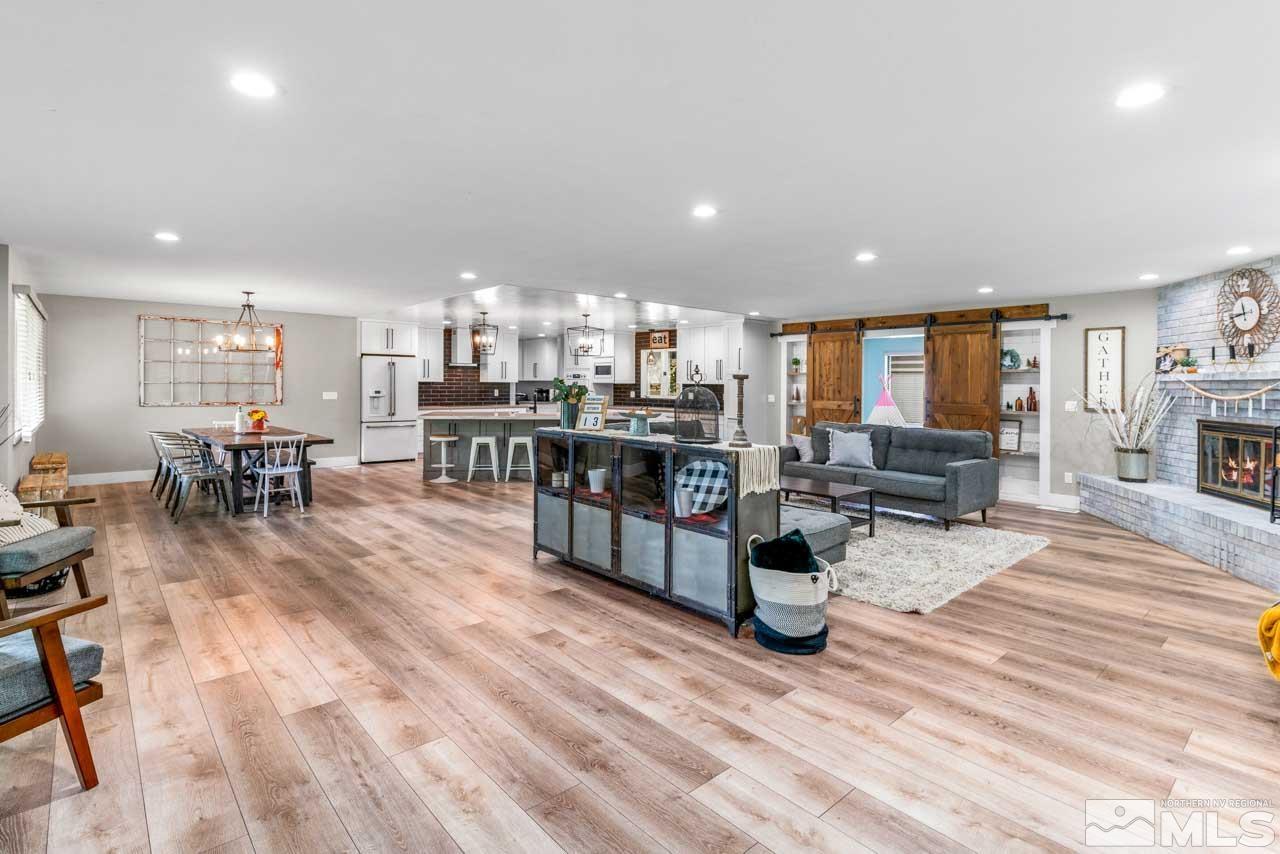 201 Surrey Drive Reno, NV 89521 - Photo 2 of 33 Photo 2