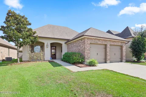 $324,000 | 116 Autumn Brook Drive, Broussard, LA 70518