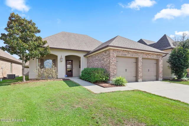 $324,000 | 116 Autumn Brook Drive, Broussard, LA 70518