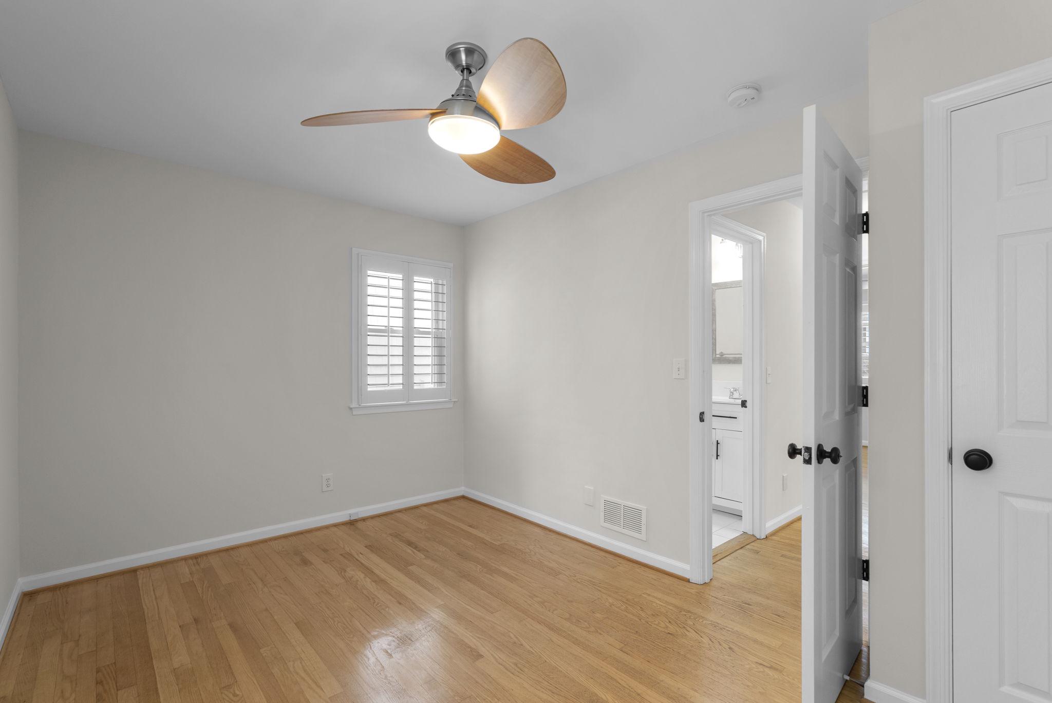 513 Park Road Rockville, MD 20850 - Photo 15 of 43 Primary Bedroom Next to Main Level Full Bath