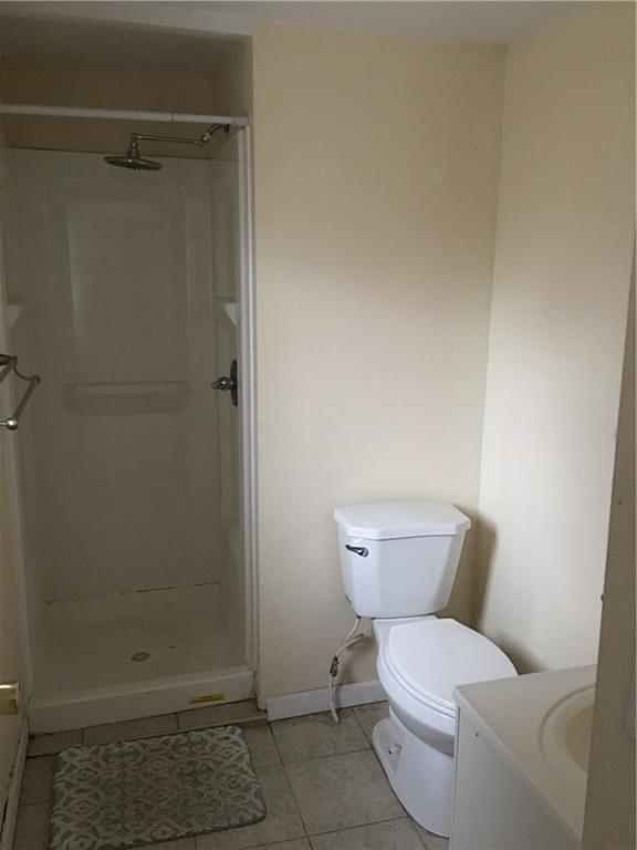 1352 Carnahan Road Pittsburgh, PA 15220 - Photo 4 of 11 Second floor bathroom