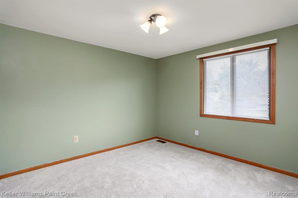 2616 Eastern Avenue Rochester Hills, MI 48307 - Photo 11 of 28