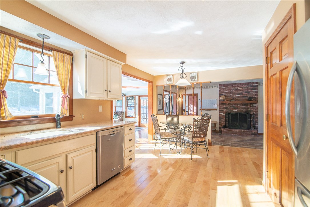 5 Spur Road Foster, RI 02825 - Photo 11 of 40