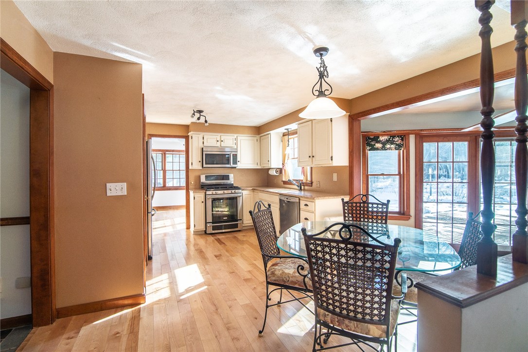 5 Spur Road Foster, RI 02825 - Photo 13 of 40