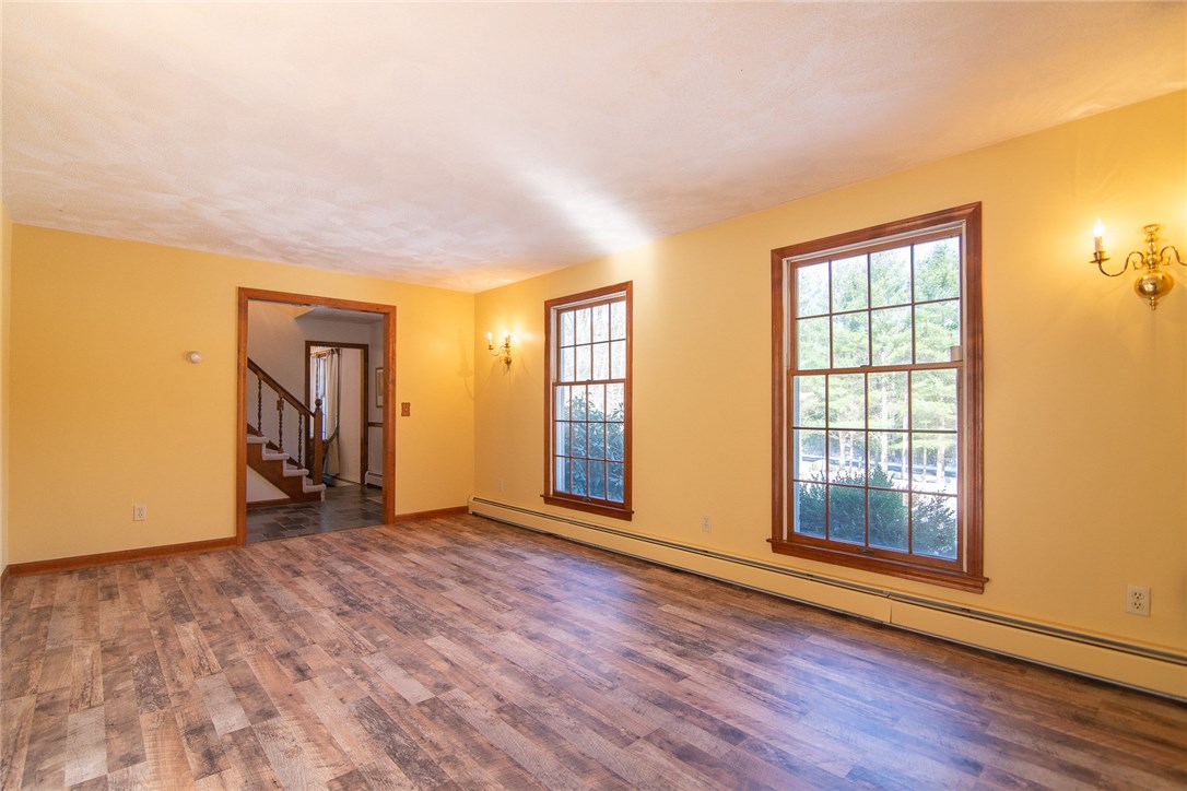 5 Spur Road Foster, RI 02825 - Photo 4 of 40