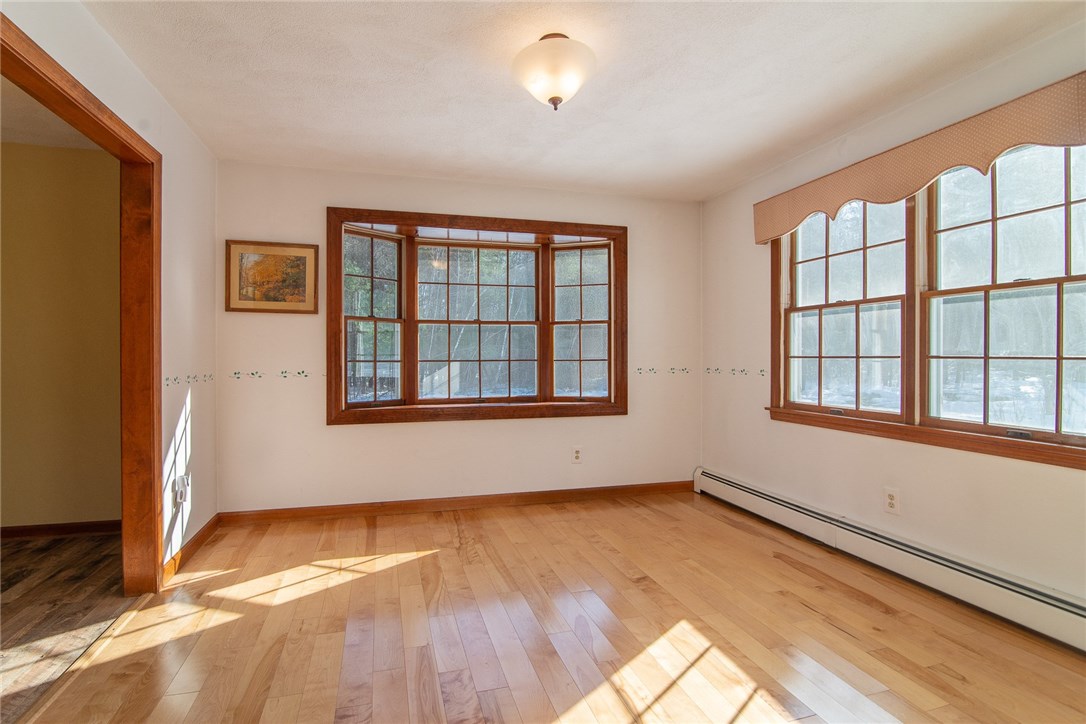 5 Spur Road Foster, RI 02825 - Photo 7 of 40