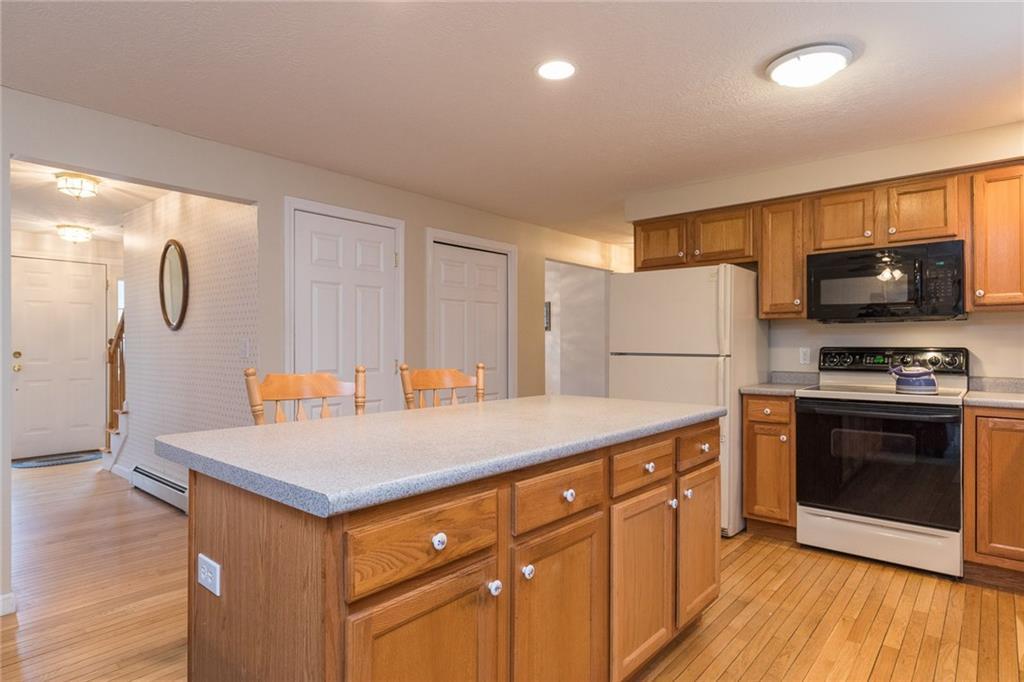 6 Westwoods Road Kennebunk, ME 04043 - Photo 13 of 34 The island with breakfast bar...