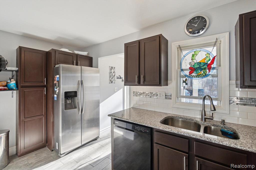 336 Heights Road Lake Orion, MI 48362 - Photo 23 of 54