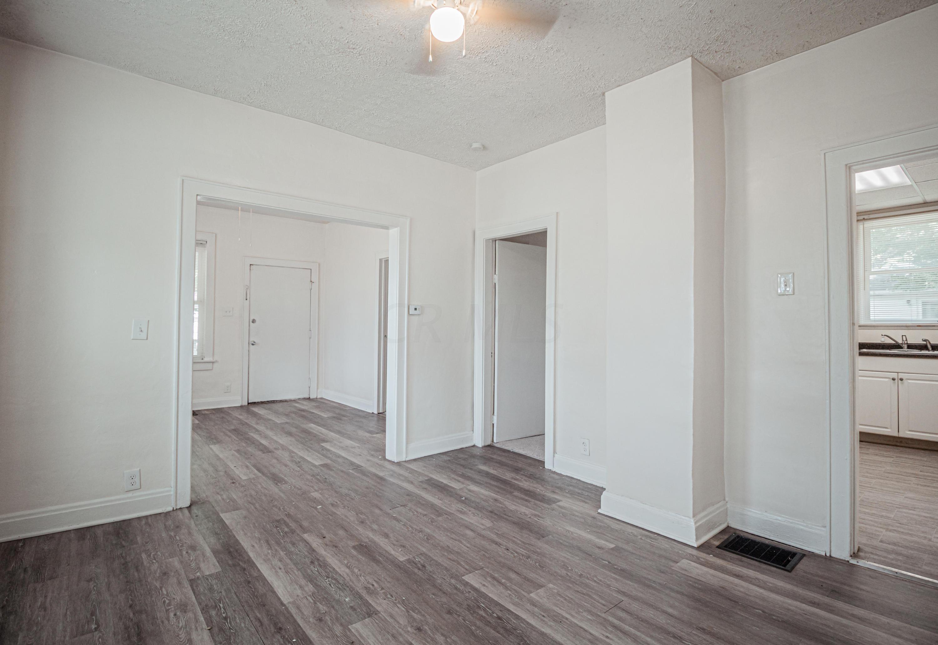 1491 Koebel Road Columbus, OH 43207 - Photo 3 of 43 Gallery Image 3