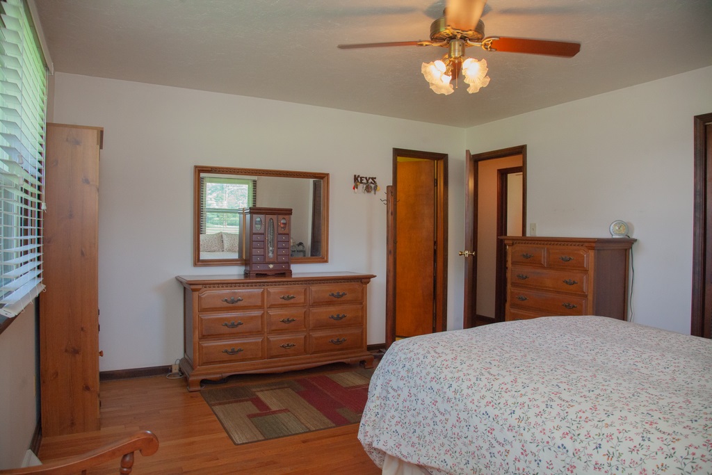 4200 Fickas Road Evansville, IN 47714 - Photo 6 of 32 Gallery Image 6