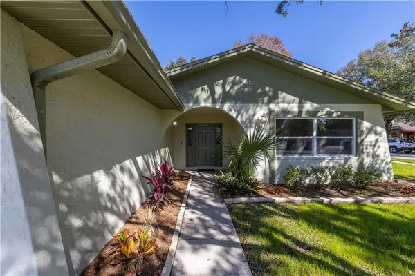 $3,200 | 4711 Ridge Point Drive, Tampa, FL 33624