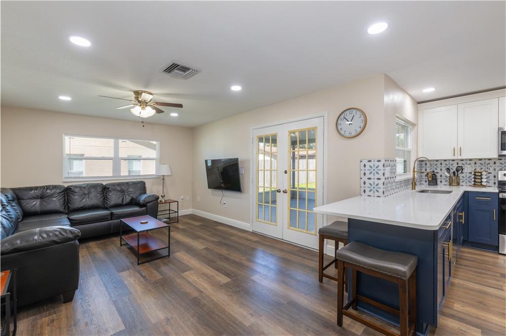 4711 Ridge Point Drive Tampa, FL 33624 - Photo 3 of 29