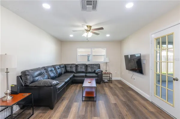 $3,200 | 4711 Ridge Point Drive, Tampa, FL 33624