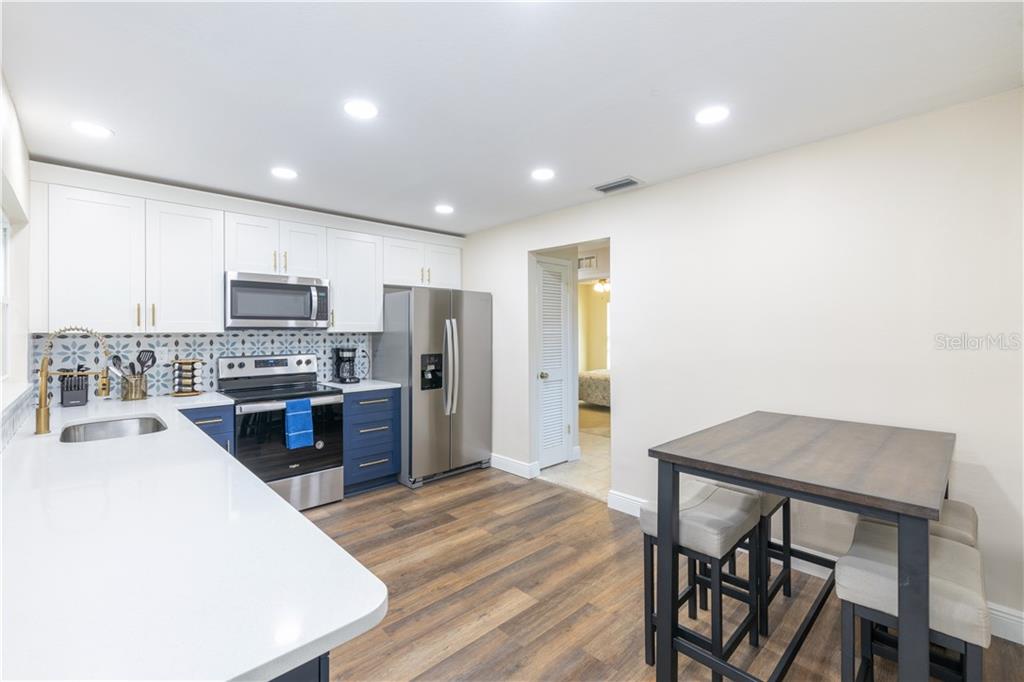 4711 Ridge Point Drive Tampa, FL 33624 - Photo 9 of 29