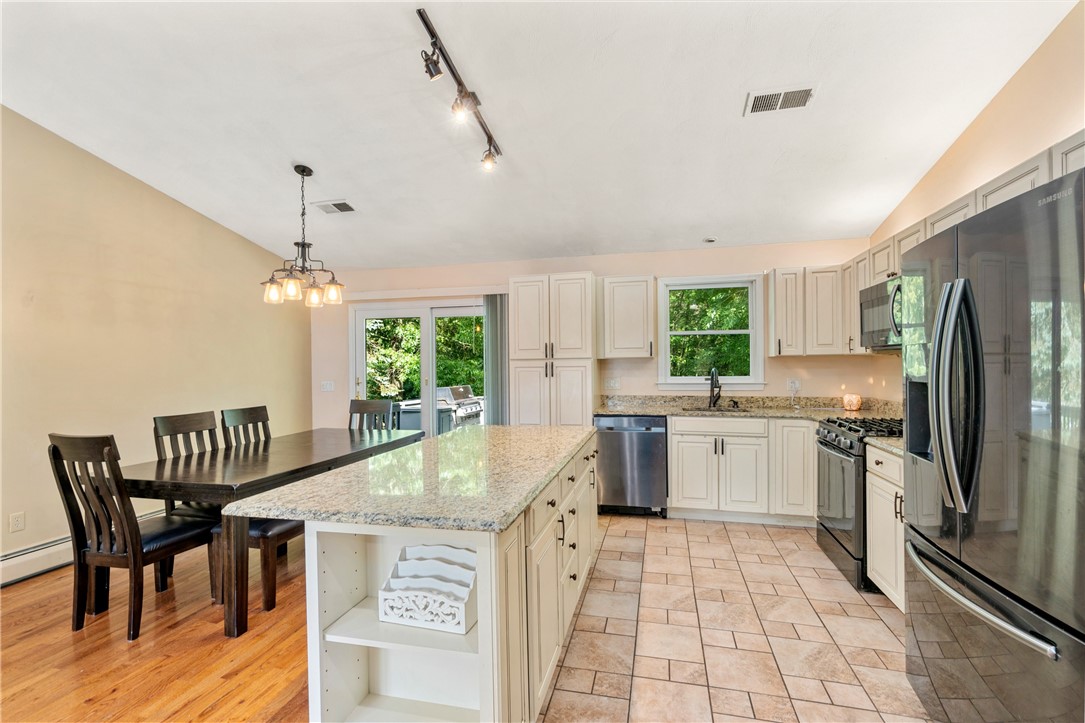 431 Hopkins Hill Road Coventry, RI 02816 - Photo 10 of 38 Gallery Image 10