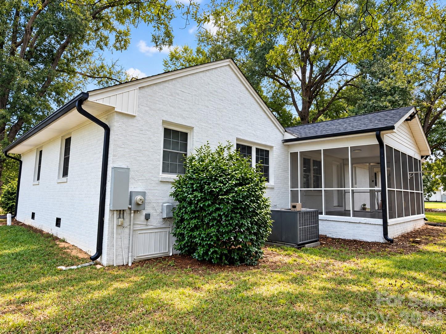 1321 Jenkins Road Gastonia, NC 28052 - Photo 5 of 42 Gallery Image 5