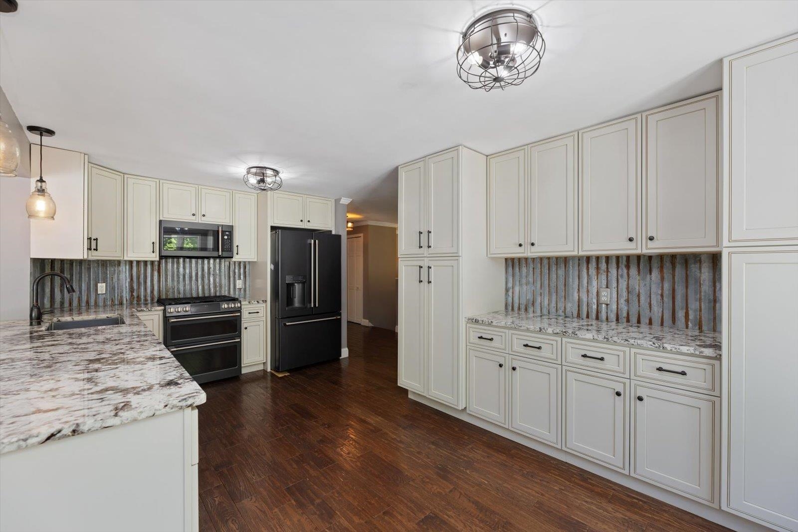 407 Middle Winchendon Road Rindge, NH 03461 - Photo 7 of 47