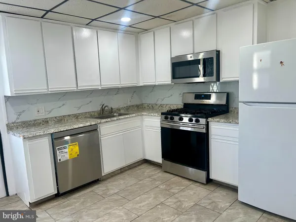 $2,500 | 1134 Brunswick Avenue, Trenton, NJ 08638