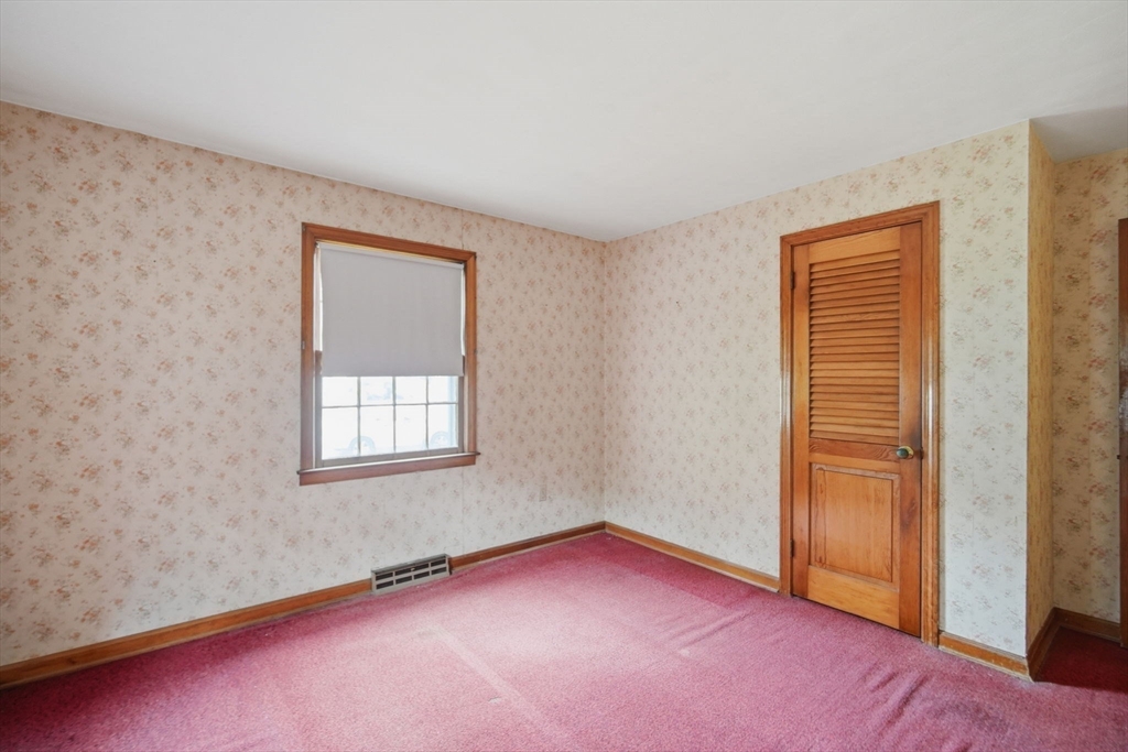 40 West Canton Circle Springfield, MA 01104 - Photo 15 of 25