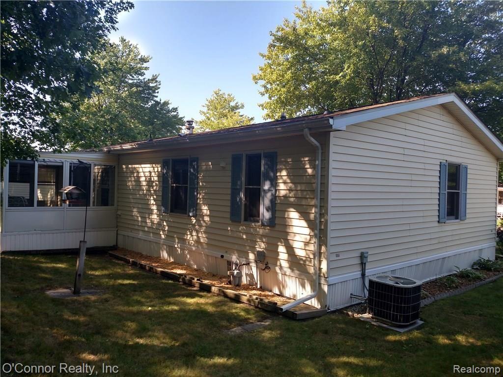 3333 Ravenswood Road Marysville, MI 48040 - Photo 5 of 25 Copy of IMG_20160824_104612647_HDR.jpg