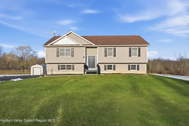 $575,000 | 22 Cooks Lane, Gardiner, NY 12525