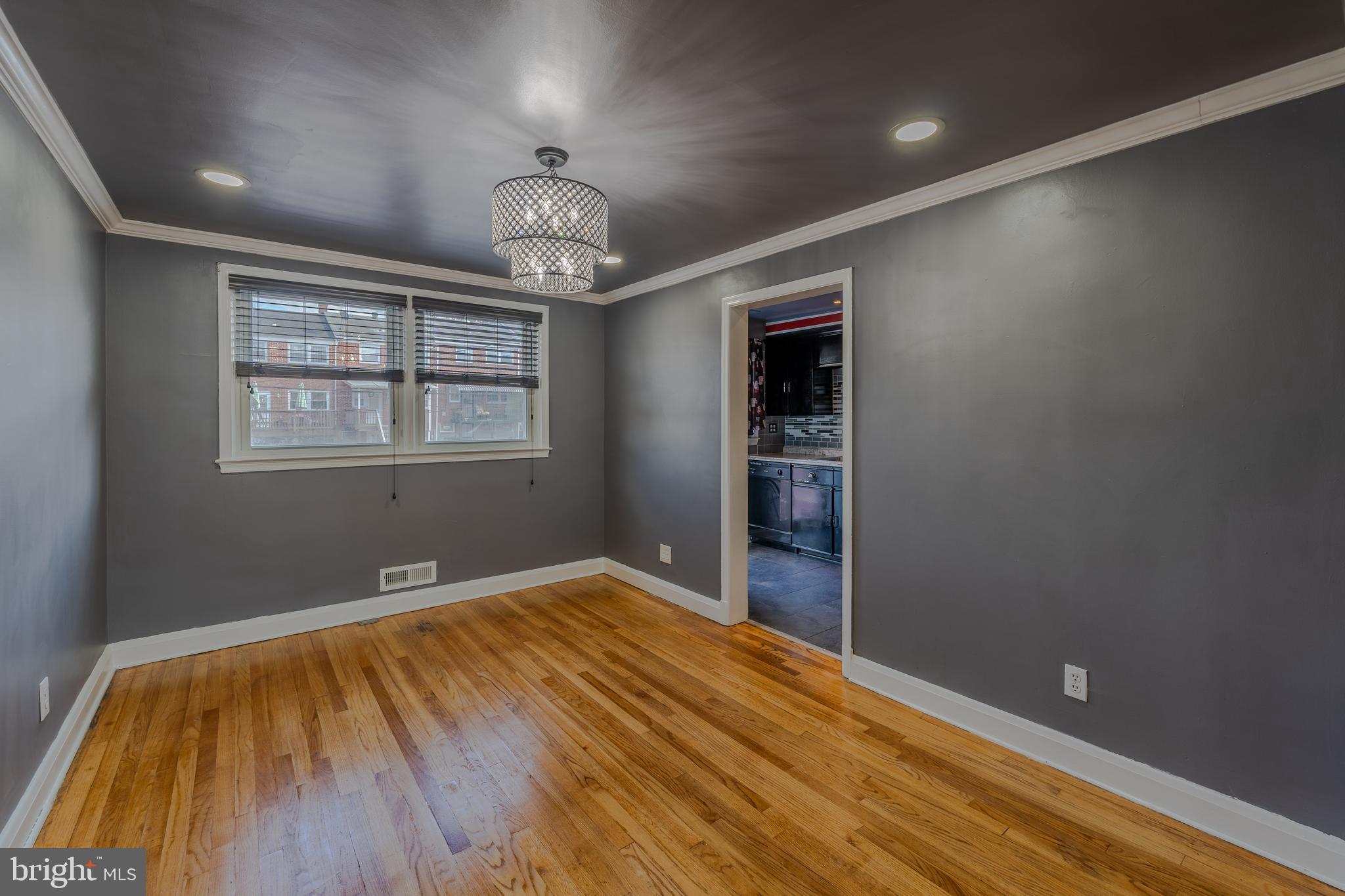 1411 Barrett Road Baltimore, MD 21207 - Photo 7 of 19 Dining Room - Picture 3