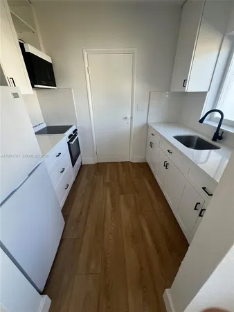 $2,200 | 1706 Arthur Street, Unit 1, Hollywood, FL 33020
