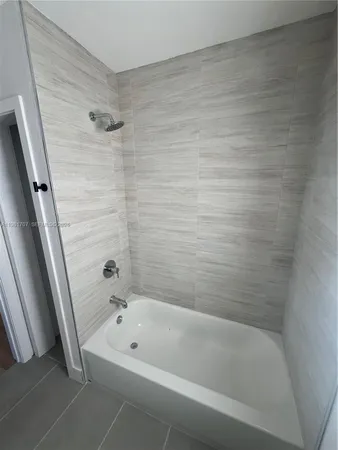 $2,200 | 1706 Arthur Street, Unit 1, Hollywood, FL 33020