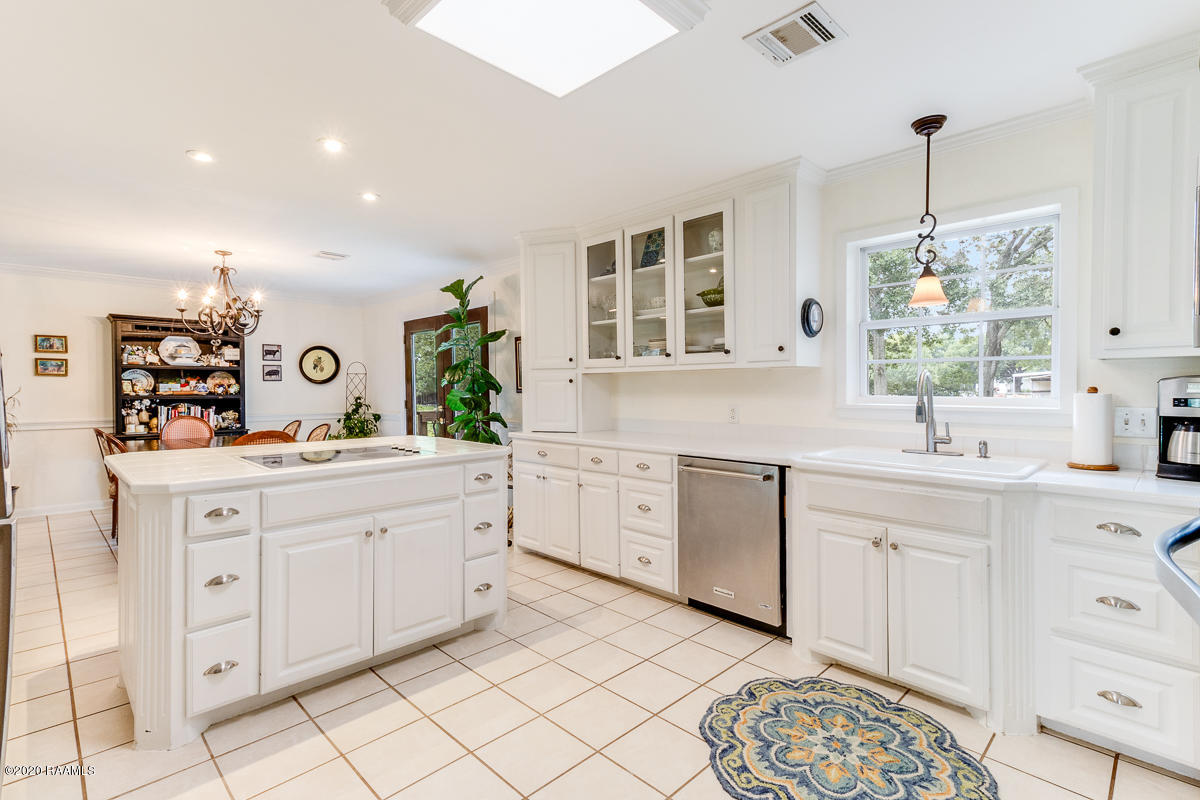 150 Durke Road Lafayette, LA 70508 - Photo 8 of 25 Kitchen