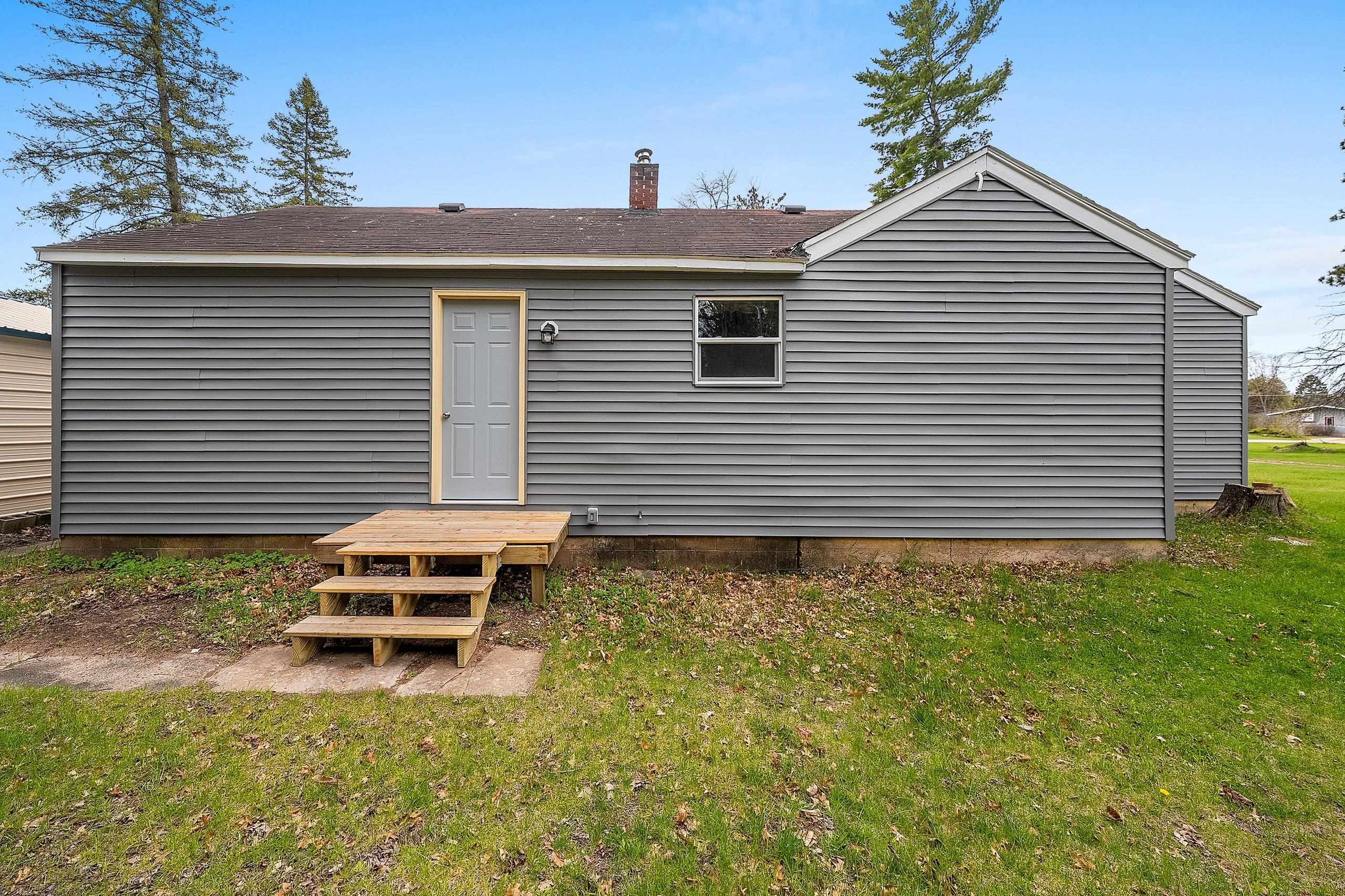 906 Mira Avenue Crivitz, WI 54114 - Photo 4 of 42