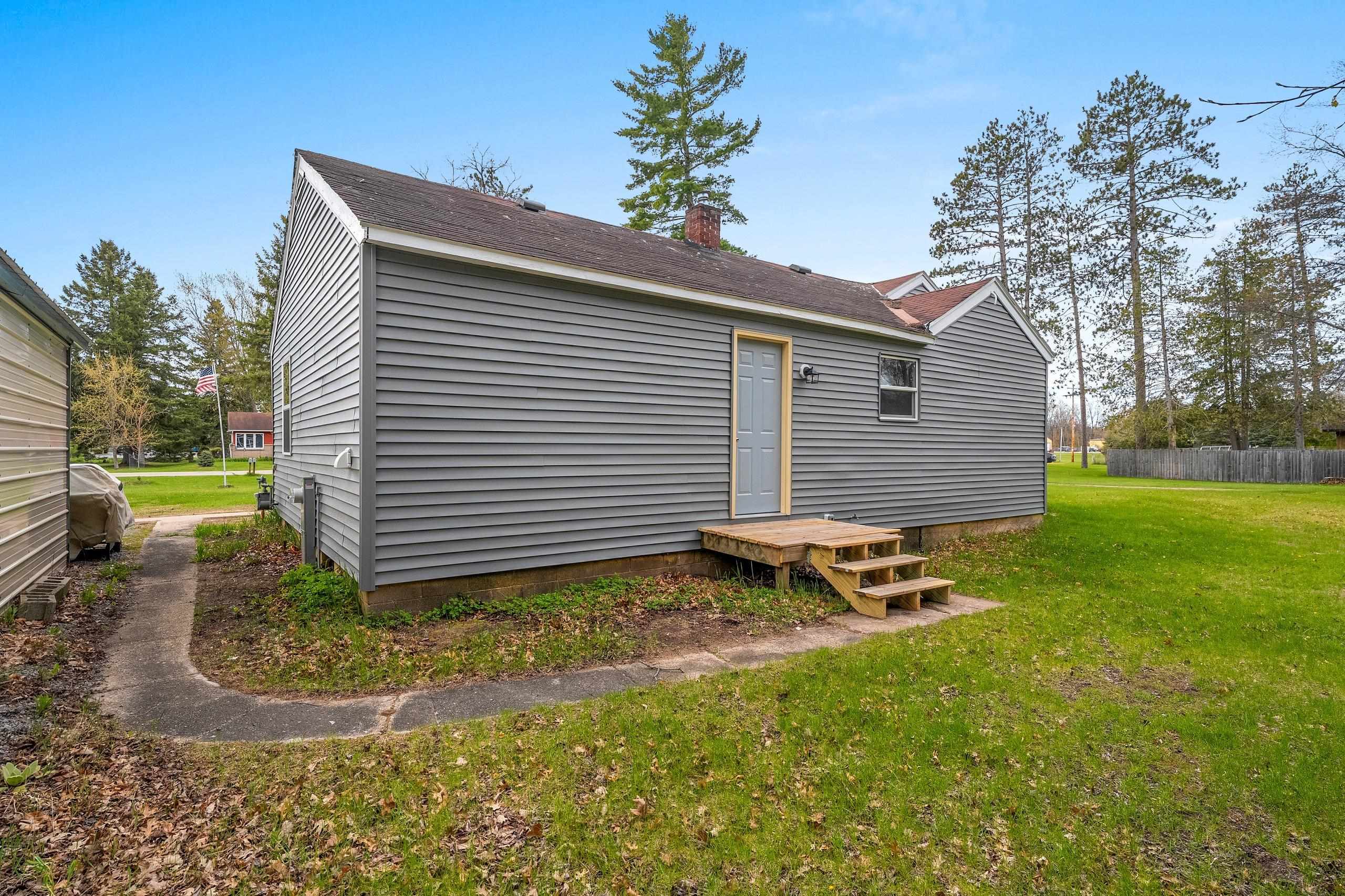 906 Mira Avenue Crivitz, WI 54114 - Photo 6 of 42