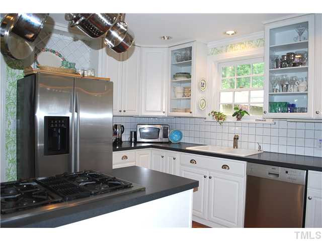 1800 Pineview Street Raleigh, NC 27608 - Photo 9 of 25 Kitchen