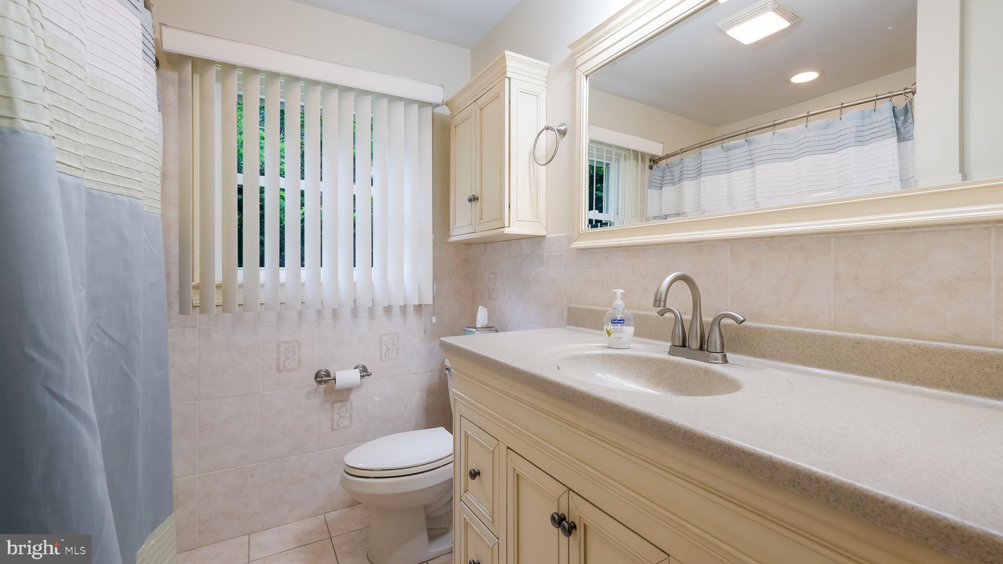 1061 George Road Jenkintown, PA 19046 - Photo 20 of 36 Hall Bathroom with tub