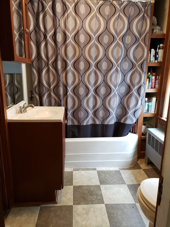 32 Birch Road Natick, MA 01760 - Photo 26 of 38 a bathroom with a bathtub and a sink