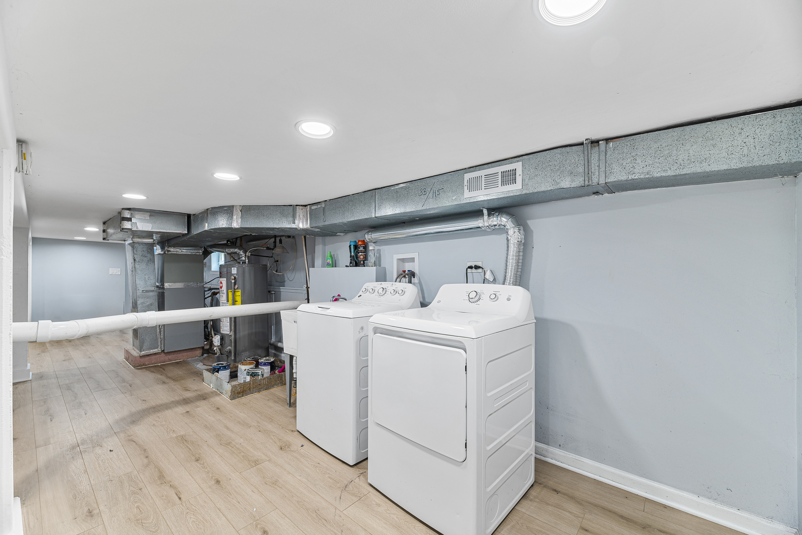 1S217 Valley Road Lombard, IL 60148 - Photo 16 of 25 a utility room with dryer and washer