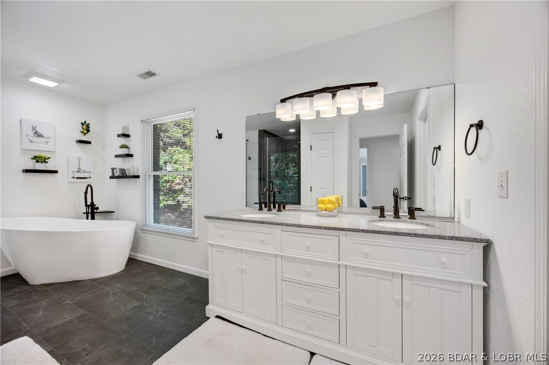 1744 Susan Road Lake Ozark, MO 65049 - Photo 17 of 45 Gallery Image 17
