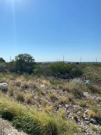 $72,600 | 70 Greystone Hills, Uvalde, TX 78801