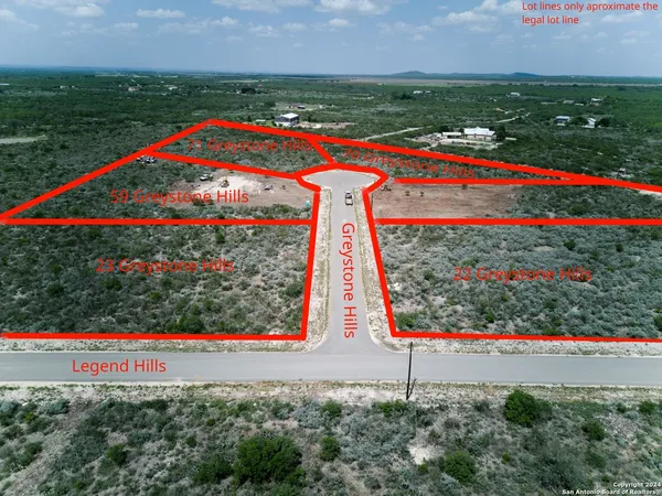 $72,600 | 70 Greystone Hills, Uvalde, TX 78801