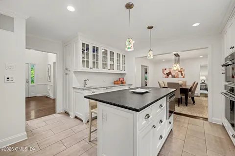 $3,395,000 | 38 Byfield Lane, Greenwich, CT 06830