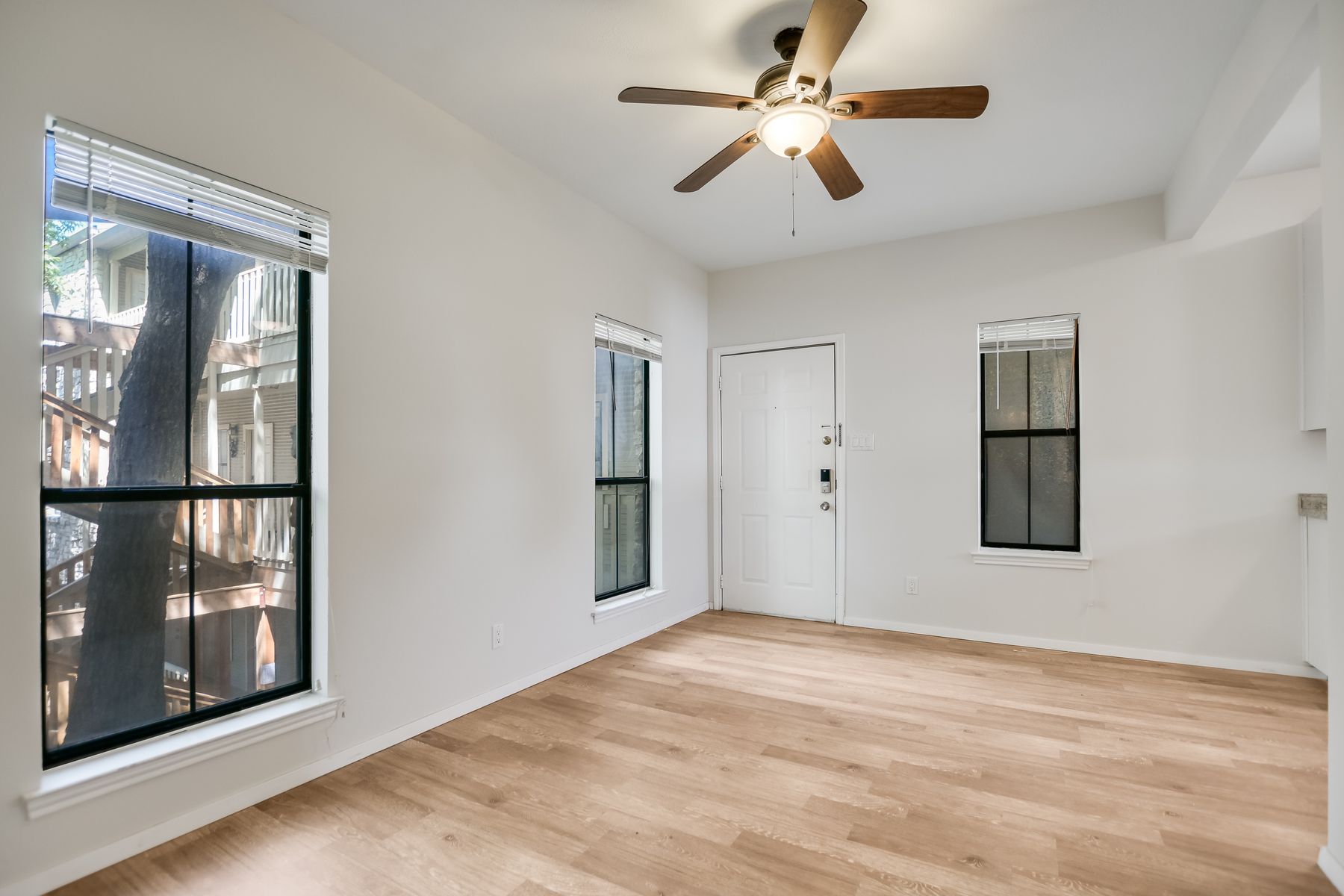 4401 Speedway, Unit 207 Austin, TX 78751 - Photo 5 of 12 Gallery Image 5