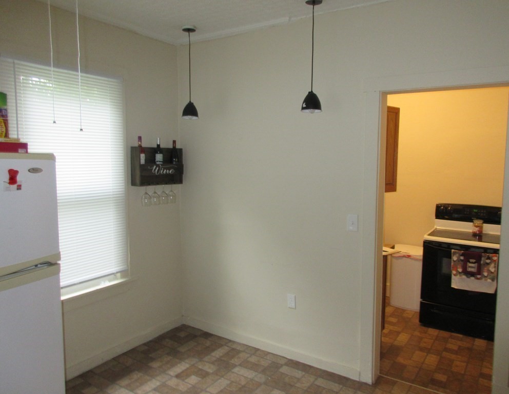 889 Worthington Street Springfield, MA 01105 - Photo 4 of 15 Gallery Image 4