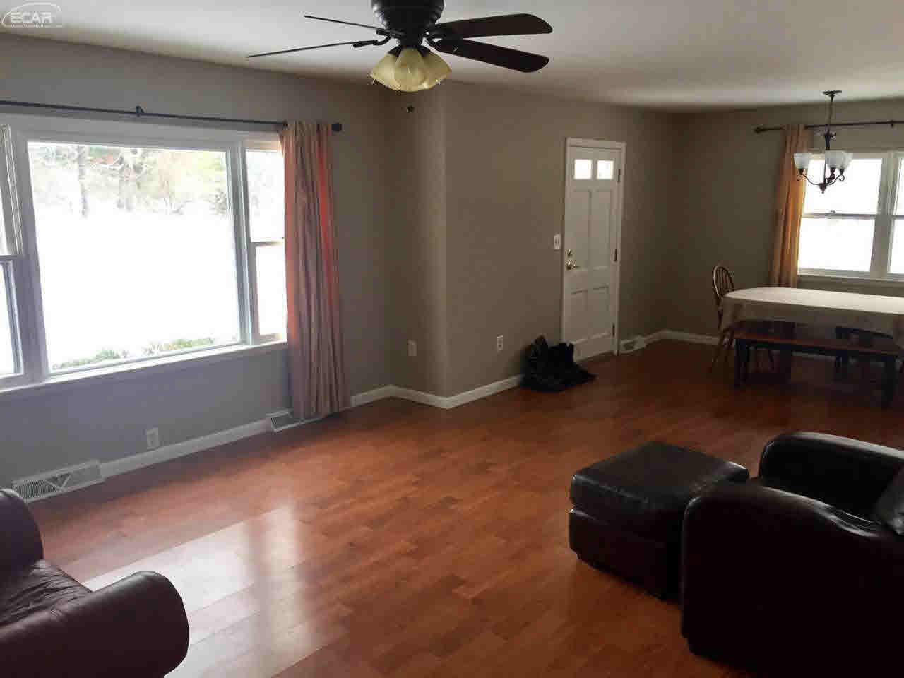 9532 Denton Hill Road Fenton, MI 48430 - Photo 10 of 23 21240126-9.JPG